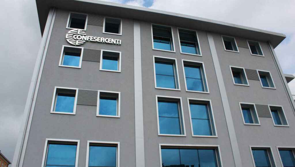 EMILIA ROMAGNA ECONOMY - Imprese individuali del commercio al dettaglio